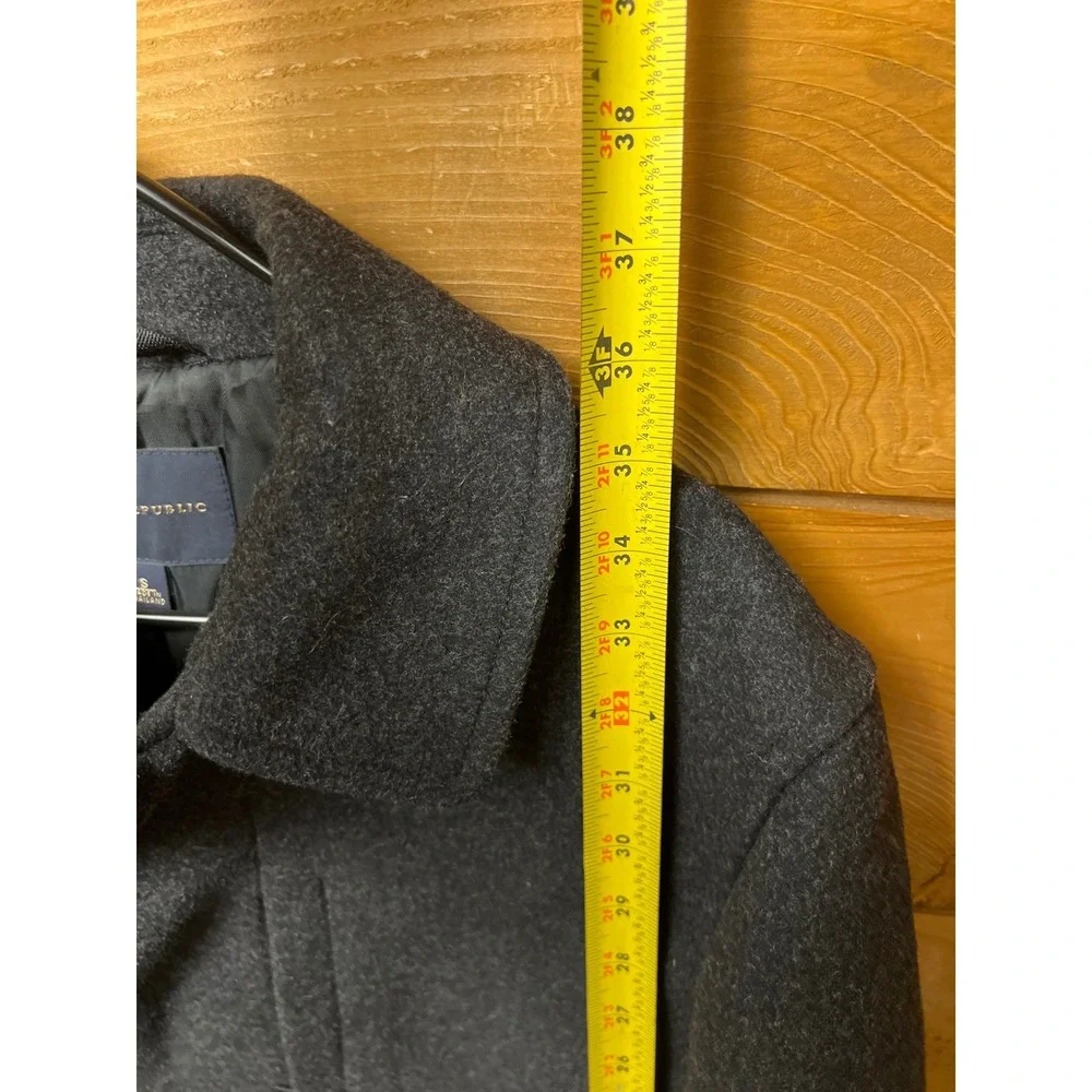 Banana Republic‎ Men's Charcoal Wool Blend Peacoat Small Business Sophisticated